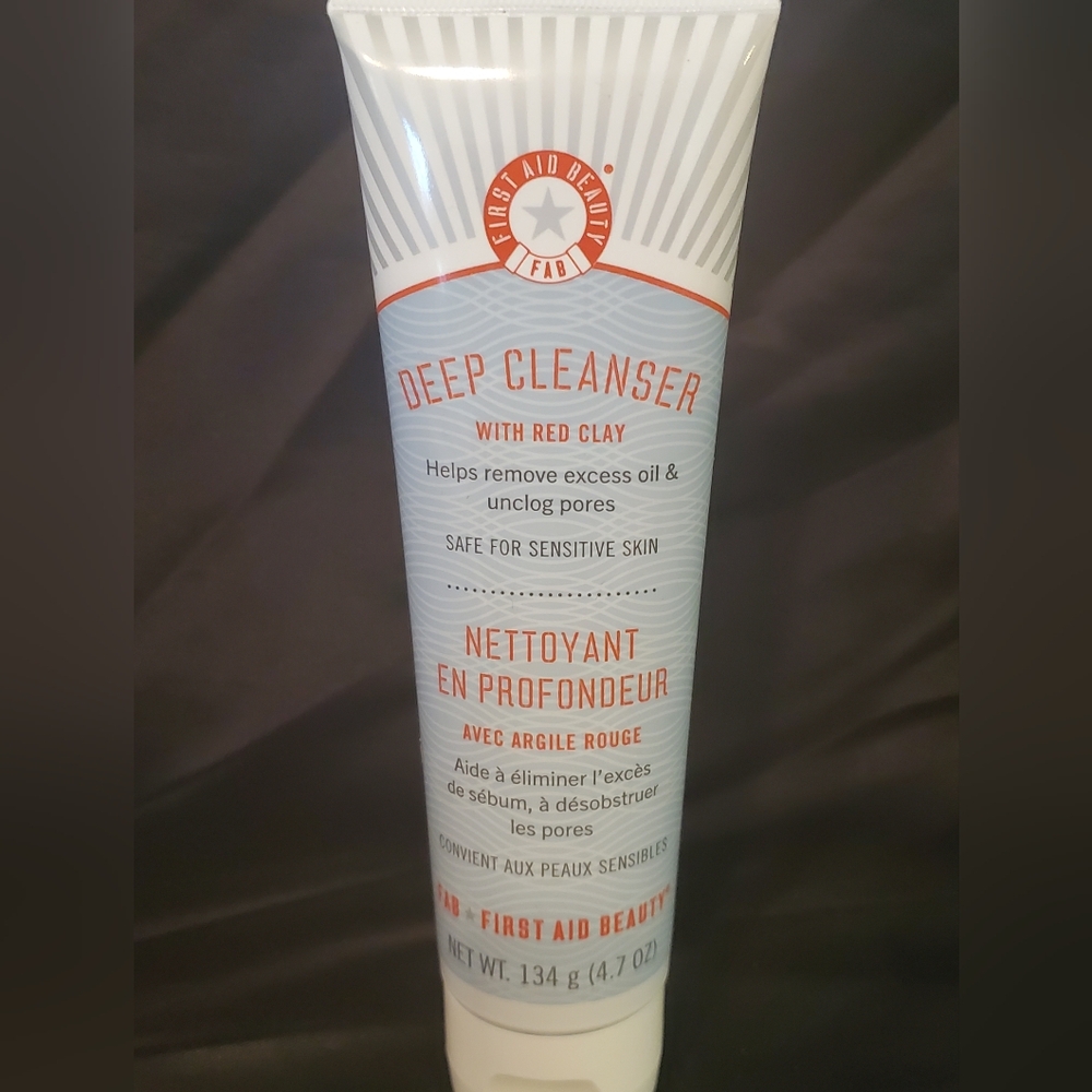 First Aid Beauty Pure Skin Deep Cleanser